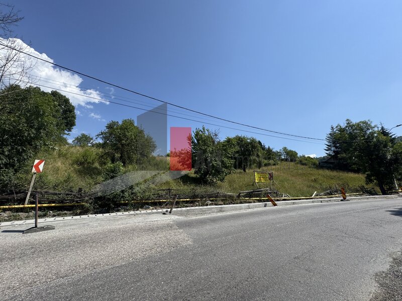 Rucar Teren intravilan 3214 mp  in Rucar cu deschidere 56 m in DN73